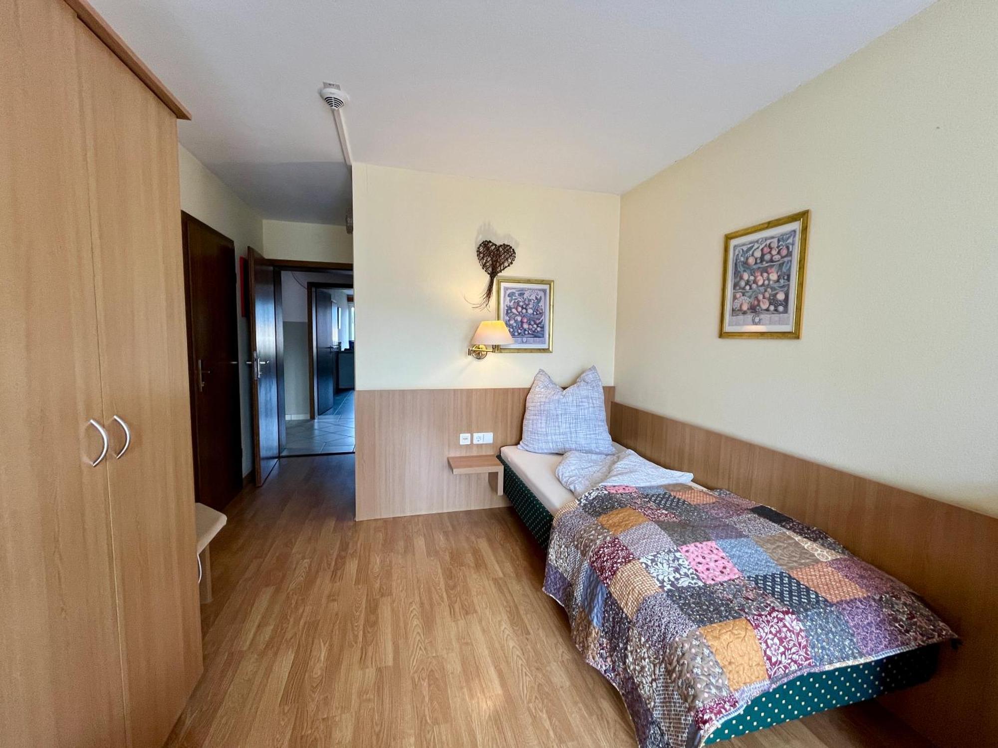 Goldener Hahn B&B Baiersbronn - Ferienwohnungen Mit Hotel Service Nahe Gartenschau Tal X Pokój zdjęcie