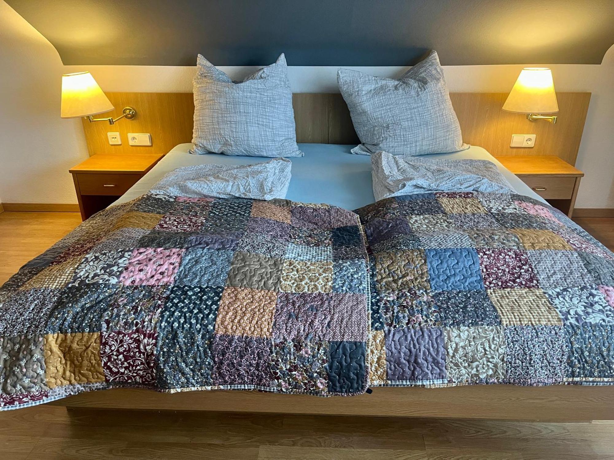 Goldener Hahn B&B Baiersbronn - Ferienwohnungen Mit Hotel Service Nahe Gartenschau Tal X Pokój zdjęcie