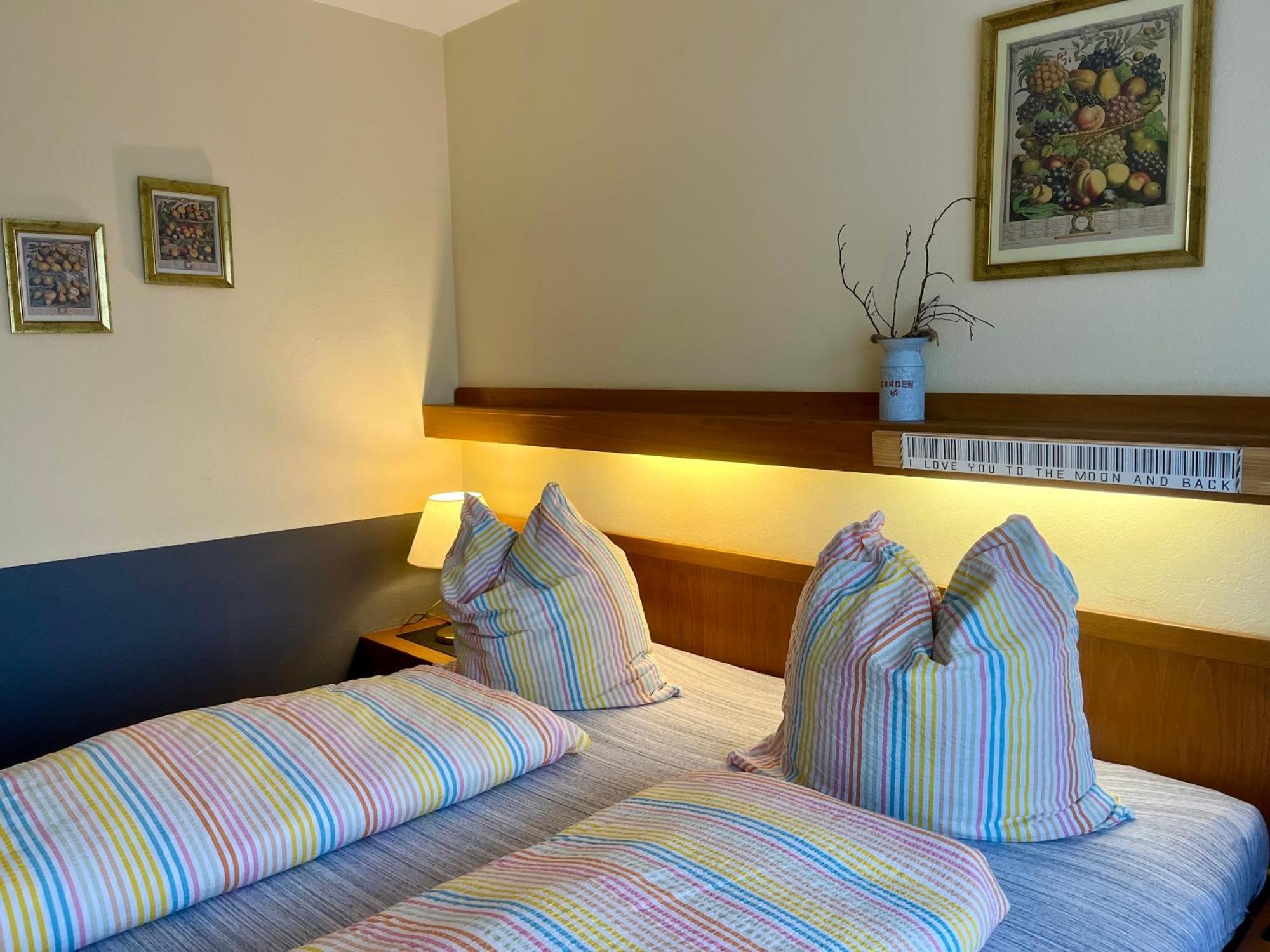 Goldener Hahn B&B Baiersbronn - Ferienwohnungen Mit Hotel Service Nahe Gartenschau Tal X Pokój zdjęcie
